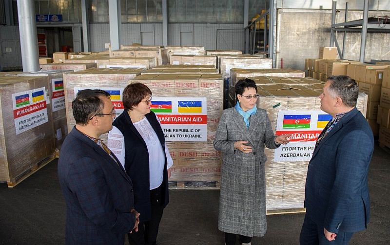 Azerbaycan'dan Ukrayna'ya 23 ton tıbbi malzeme desteği