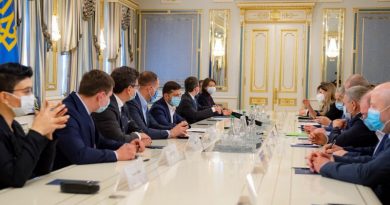 Ukrayna Cumhurbaşkanı Zelenskiy Kırım Tatar halkının temsilcileri ile bir araya geldi.