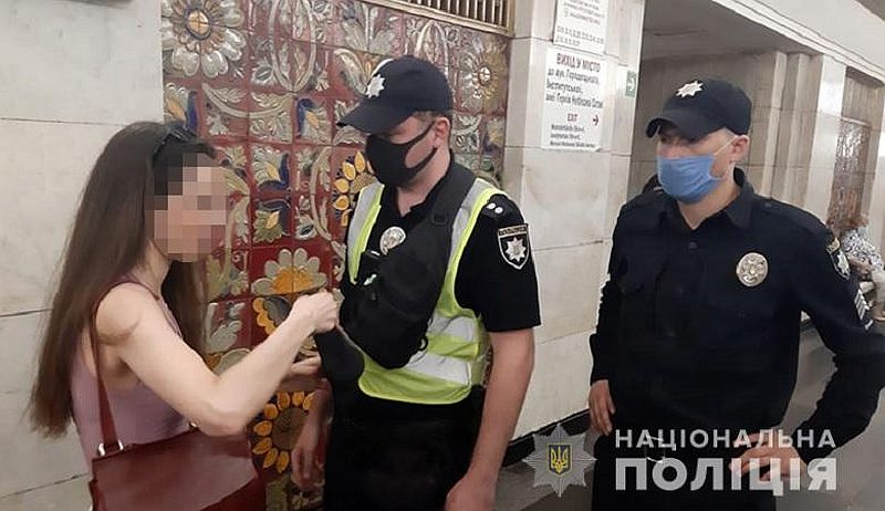 Metro'da maske rejimine uymayan yolcuya ceza