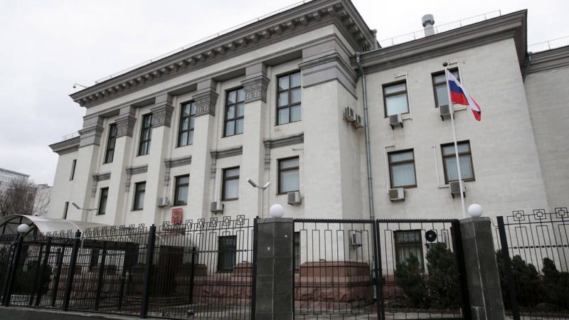 Lavrov, Ukrayna'daki diplomatik misyon personeline ülkeyi terk etmelerini tavsiye etti.