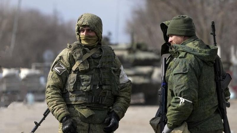 Ruslar, Kırım'a giden kara koridorunu korumak için birliklerini Zaporoje'ye nakletti